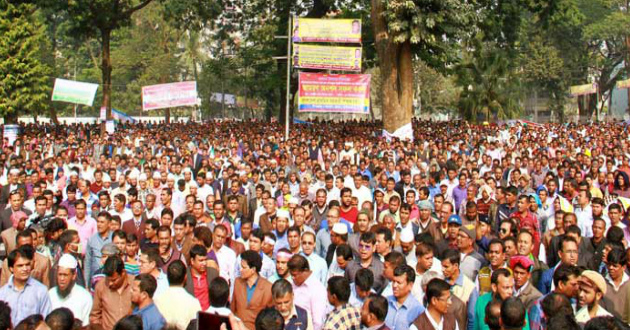 Primary teachers hunger strike at Shaheed Minar