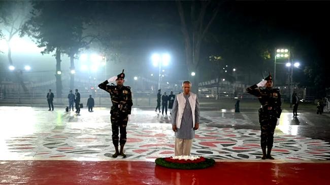 chief advisor pays tribute to language martyrs on the first hour of ekushey