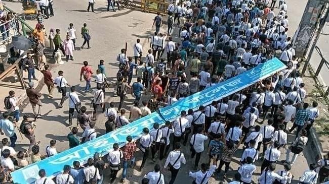 clash between students over small talk