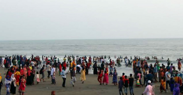 coxs bazar tourists