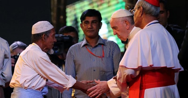 pope in dhaka with rohingya1