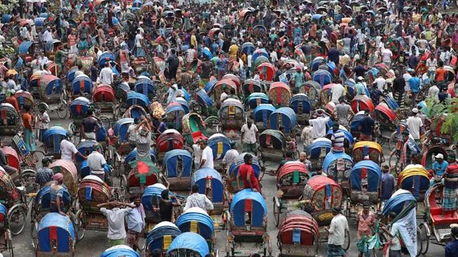 shahbagh blockade demanding ban on battery operated rickshaws