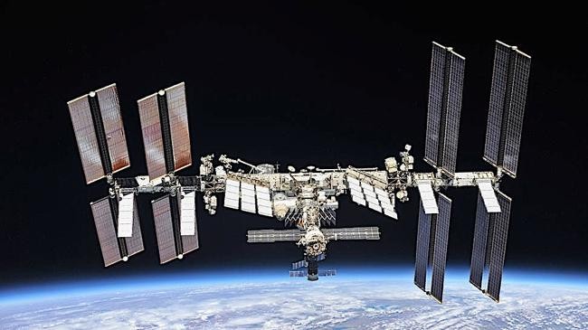 russian satellite breaks up in space