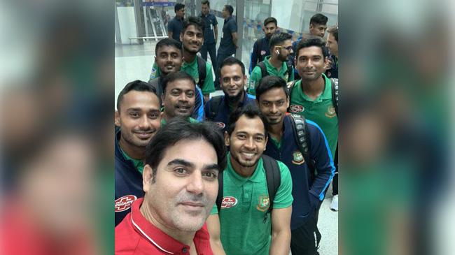 arbaz take salfie with tigers