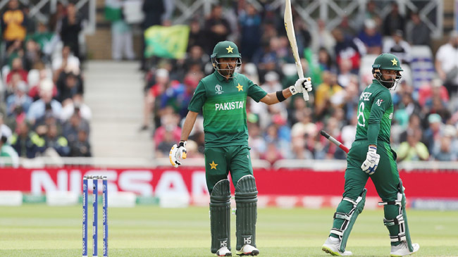 babar azam celebrates his fifty world cup