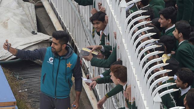 babar azam obliges fans with selfie