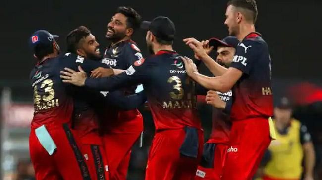 bangalore defeat delhi by 16 runs