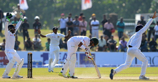 bangladesh lost two quick wicket