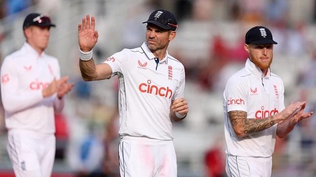 ben stokes applauds james anderson off the field