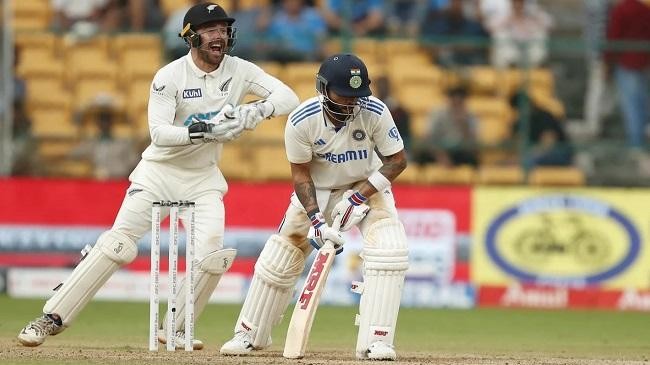 blundell goes up in celebration as kohli falls on the last ball of the day