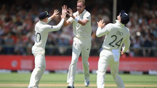 broad struck twice with the new ball