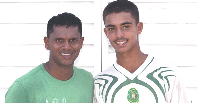 chanderpaul with his son