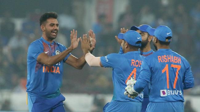 deepak chahar celebrates lendl simmons