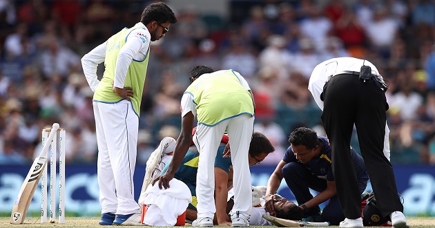 dimuth karunaratne after hit on the head