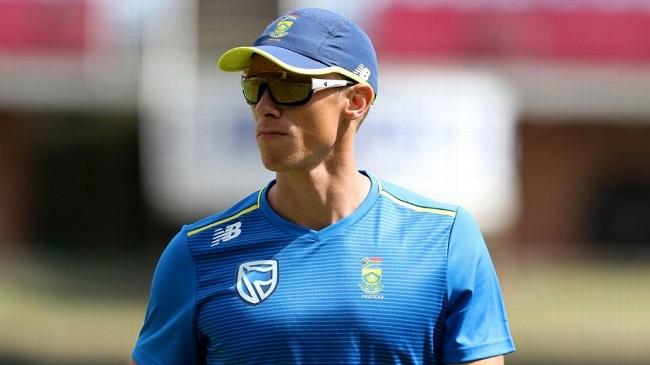 dussen waitng for test debut