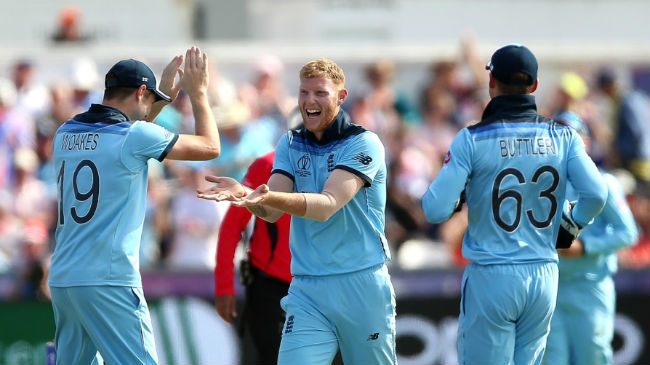 england celebrating their win