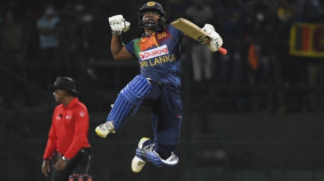 explosive batting from shanaka srilanka beat australia