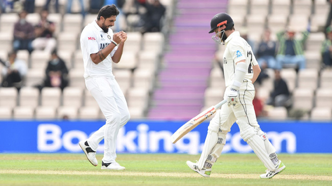 ishant sharma celebrates after sending back kane williamson