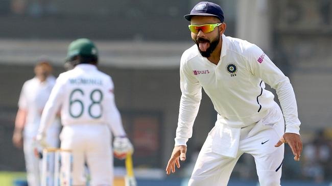 kohli reacts after a dropped catch