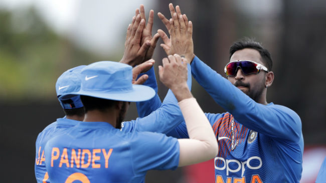 krunal pandya celebrates a wicket