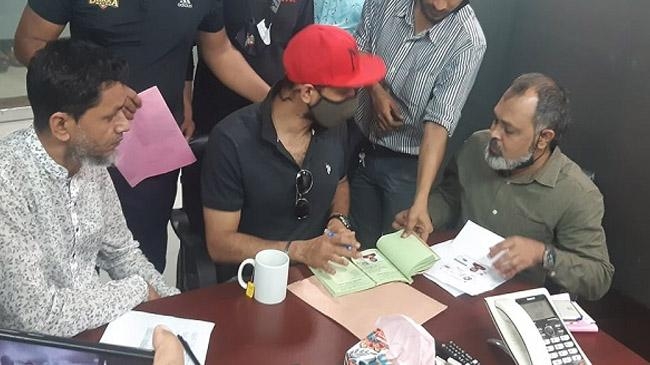 mashrafee bin mortuza signed deal