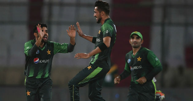 mohammad amir celebrates a wicket