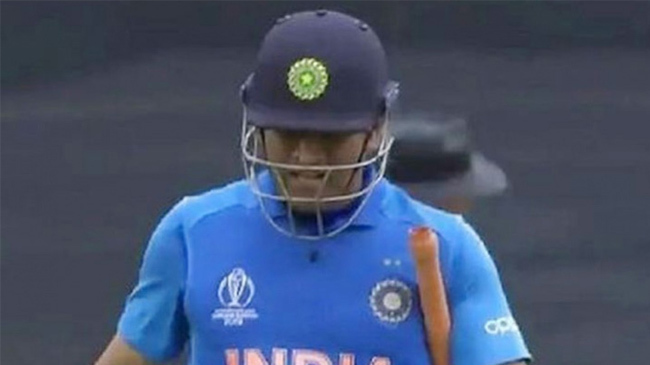 ms dhoni crying world cup