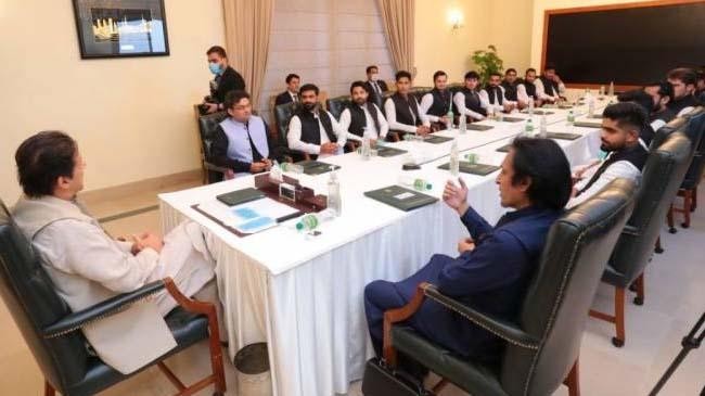 pak team meet imran khan