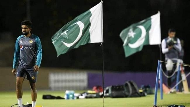 pakistan practice session with flag