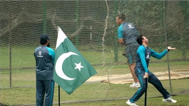 pakistan team practice national flag