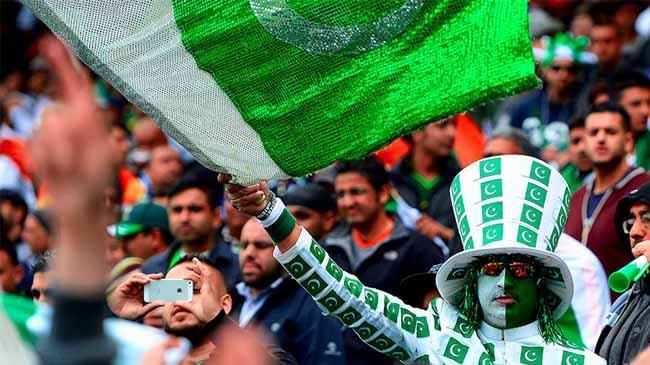 pakistani crazy fan