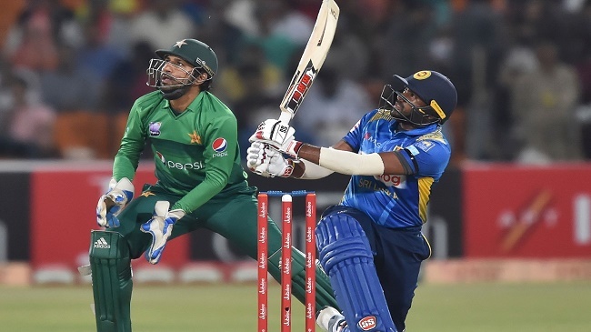 rajapaksa struck four boundaries and six sixes