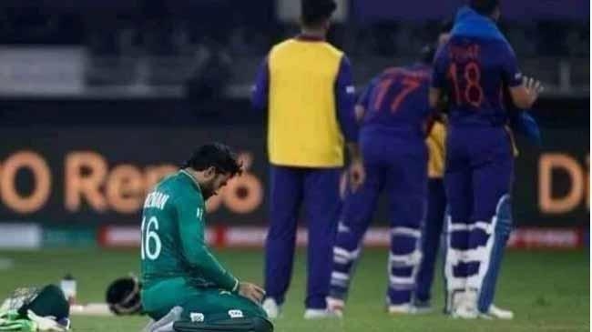 rizwan praying during match