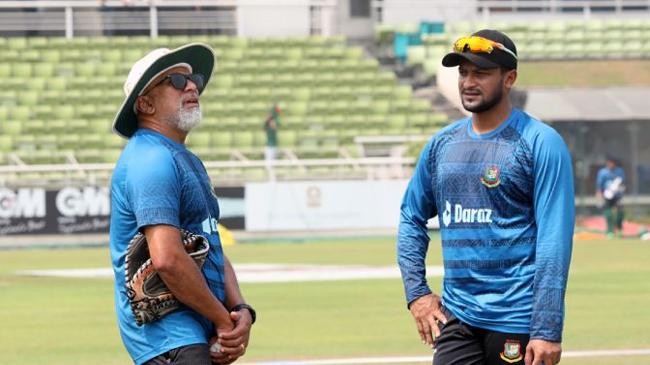 shakib al hasan and hathurusingha