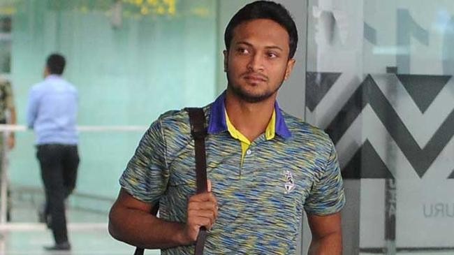 shakib al hasan at airport