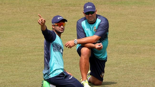 shakib al hasan with domingo