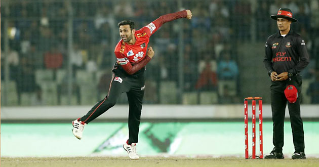 shoaib malik comilla bowling