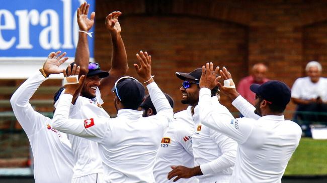 sri lanka celebrating a wicket