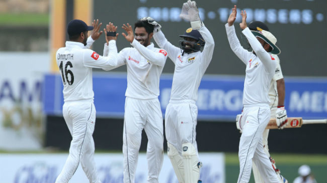 srilanka celebrating dhananjaya wickets