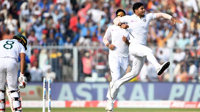 umesh yadav exults after bursting through