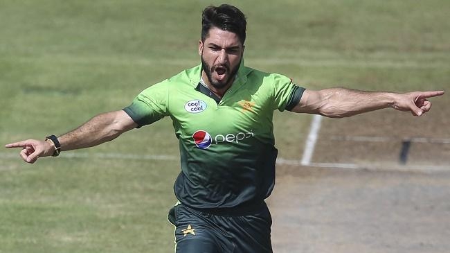 usman shinwari celebrates a wicket