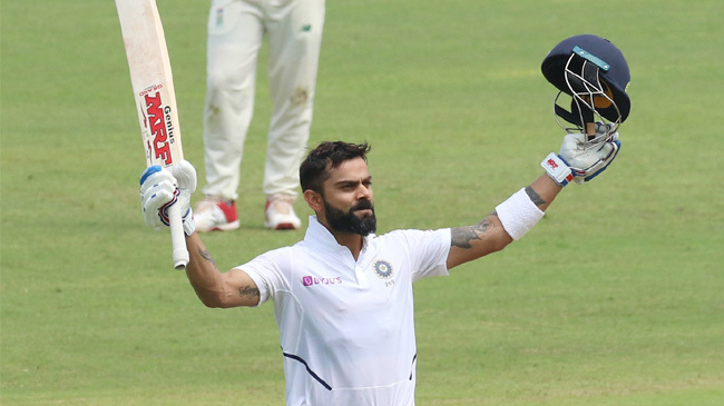 virat kohli celebrates his hundred 1