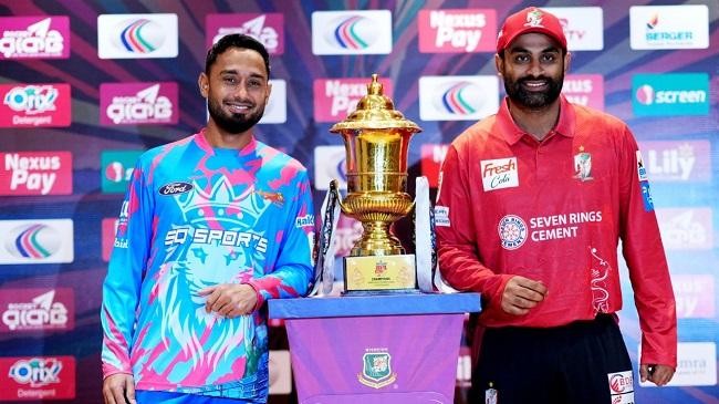 2 captains with trophy before bpl final