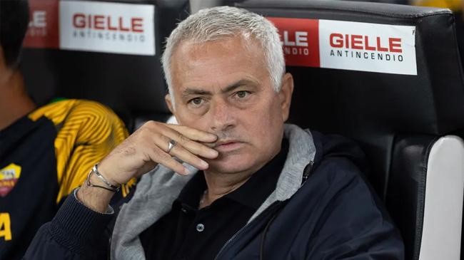 jose mourinho 2022 roma