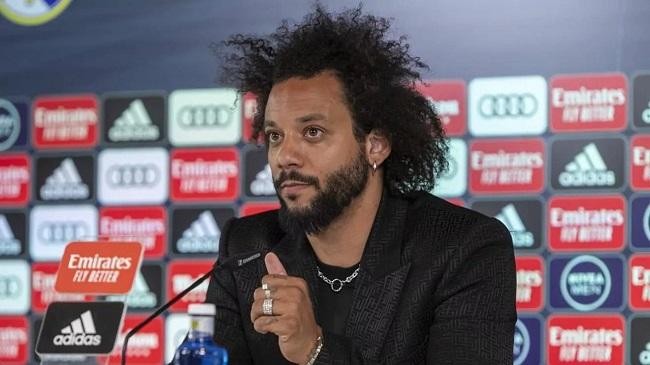 marcelo waiting for farewell