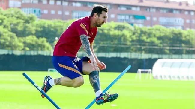 messi in training