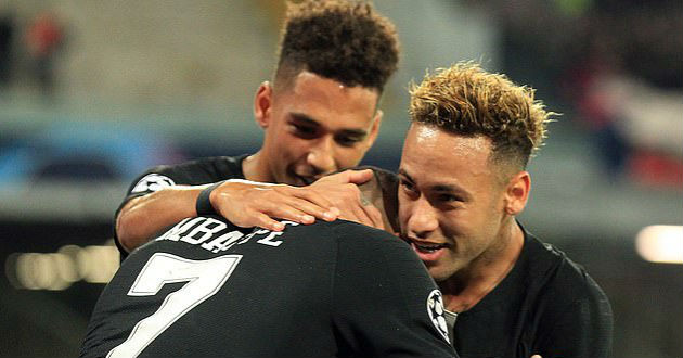 psg celebrate a goal against napoli 1