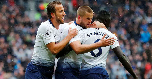 tottenham celebrating a goal 1