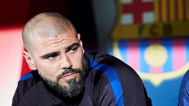 victor valdes barcelona ex goalkeepers