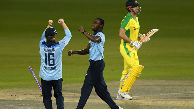 morgan celebrates with jofra archer